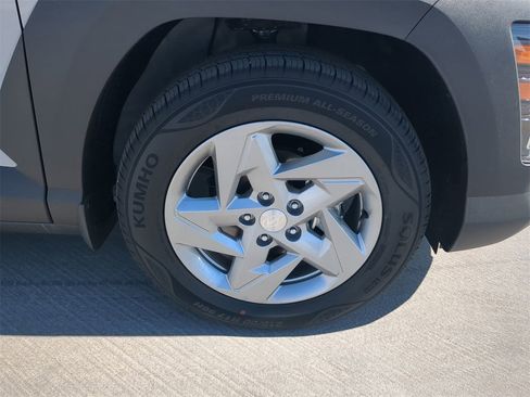 New 2026 Hyundai Kona SE image 9