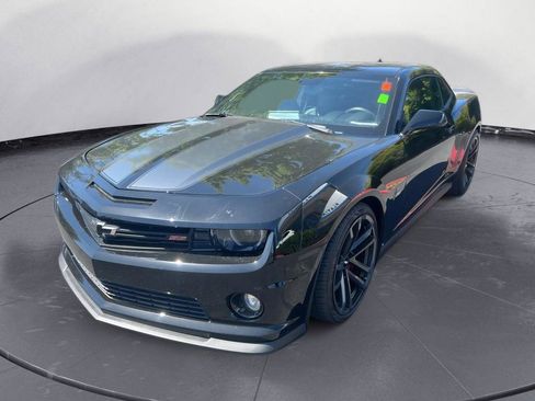 Used 2010 Chevrolet Camaro SS w/ RS Package image 2