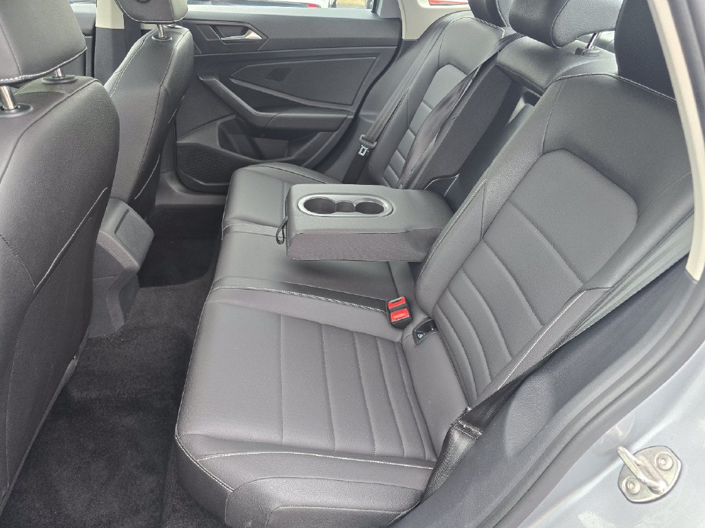 Used 2024 Volkswagen Jetta SE FWD image 27