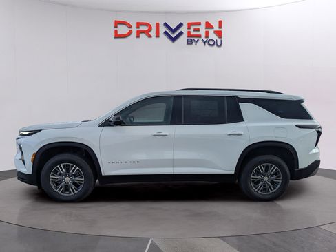 New 2026 Chevrolet Traverse LT w/ Driver Confidence Package FWD image 2