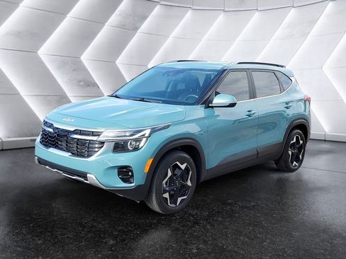Used 2024 Kia Seltos EX AWD/4WD image 3