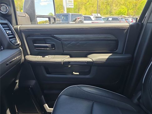 Used 2025 RAM 2500 Limited AWD/4WD image 25