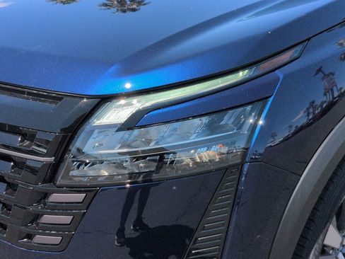 New 2026 Nissan Pathfinder SL AWD/4WD image 8