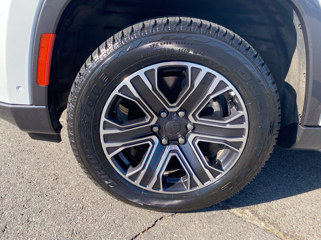 Used 2022 Jeep Wagoneer Series III AWD/4WD image 3