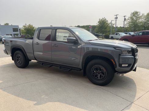 New 2025 Nissan Frontier PRO-4X image 9