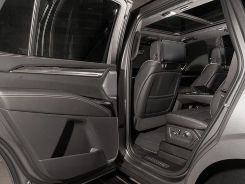 Used 2026 Cadillac Escalade V AWD/4WD image 21