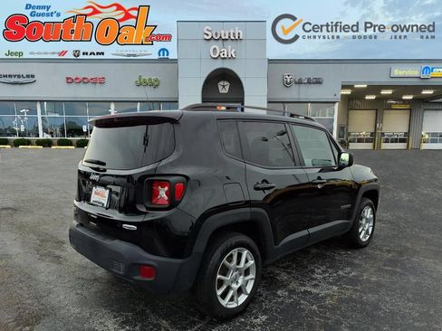 Certified 2022 Jeep Renegade Latitude AWD/4WD image 3