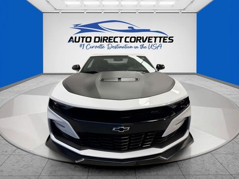 Used 2019 Chevrolet Camaro SS RWD image 2
