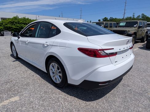 Used 2025 Toyota Camry LE FWD image 3