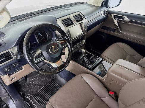 Used 2021 Lexus GX 460 Premium w/ Premium Package image 10