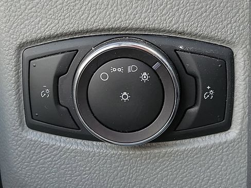 Used 2021 Ford E-350 and Econoline 350 Super Duty w/ Power Windows & Locks Group image 22