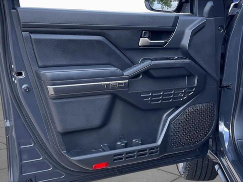 Used 2025 Toyota Tacoma TRD Sport RWD image 19