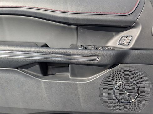 Used 2024 Ford Expedition Limited image 31