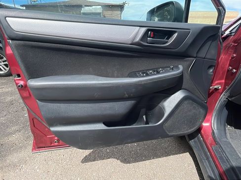 Used 2019 Subaru Outback 2.5i AWD/4WD image 15
