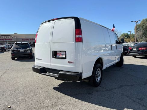 Used 2019 GMC Savana 2500 image 3