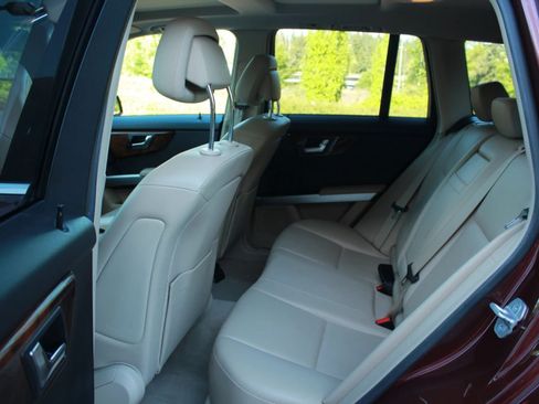Used 2011 Mercedes-Benz GLK 350 4MATIC image 21