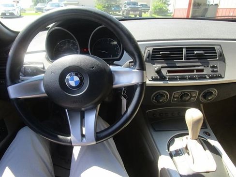 Used 2003 BMW Z4 2.5i image 19