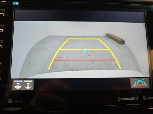 Certified 2021 Toyota Venza LE image 26