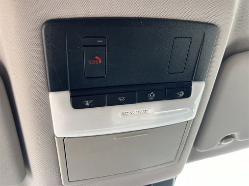 Used 2021 Nissan Rogue SV image 19