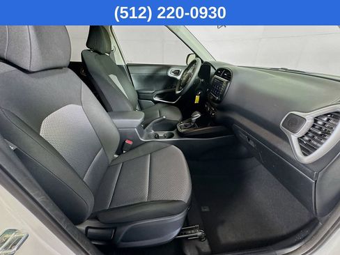 Used 2022 Kia Soul LX image 32