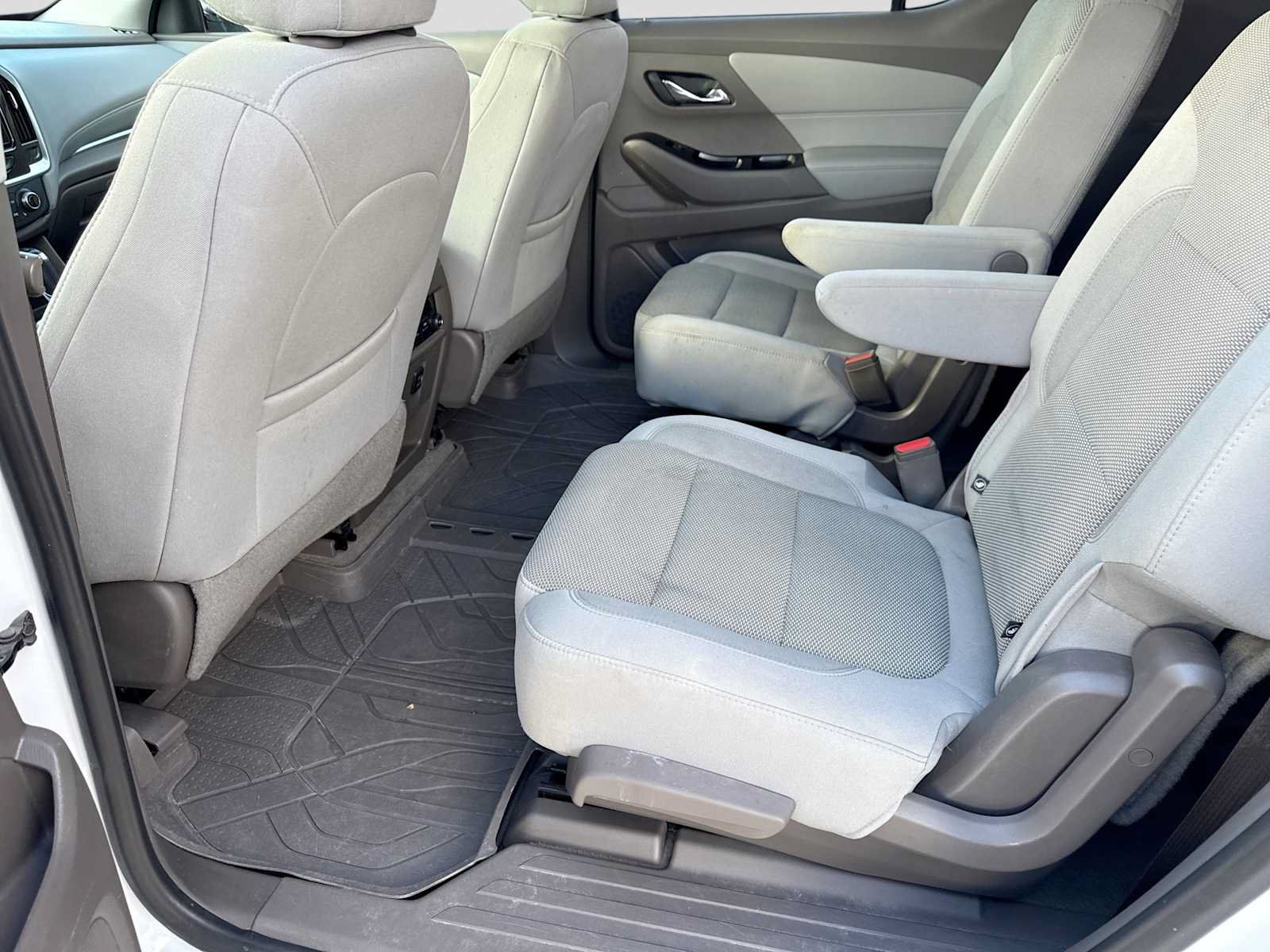 Used 2019 Chevrolet Traverse LT w/ LPO, Floor Liner Package AWD/4WD image 18
