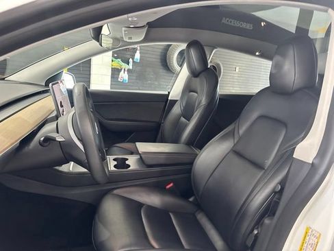 Used 2021 Tesla Model Y Long Range AWD/4WD image 11