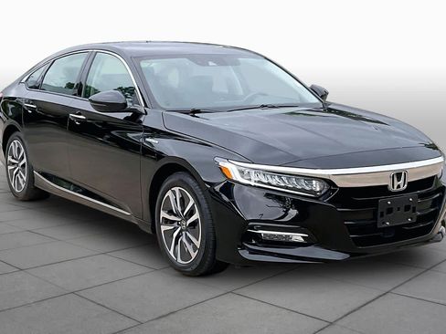 Used 2020 Honda Accord Touring image 3