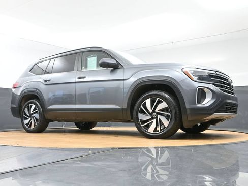 Used 2025 Volkswagen Atlas SE FWD image 51