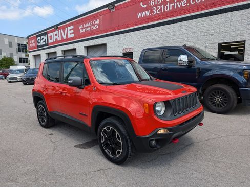 Used 2016 Jeep Renegade Trailhawk w/ Premium Trailhawk Package AWD/4WD image 1
