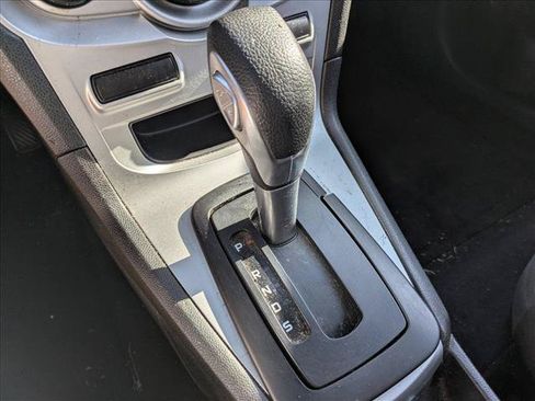 Used 2015 Ford Fiesta SE FWD image 9