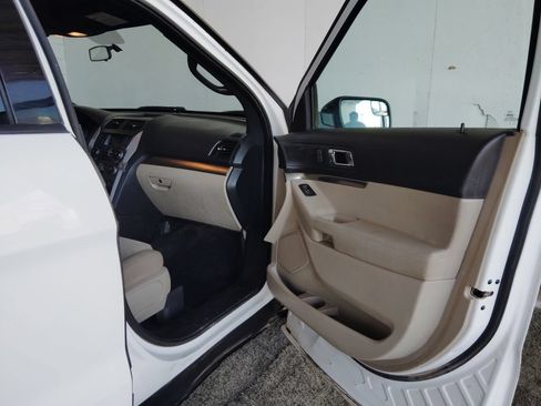 Used 2014 Ford Explorer 4WD image 10