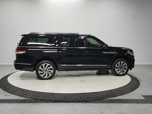 Used 2023 Lincoln Navigator L Reserve AWD/4WD image 9