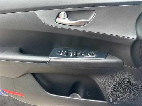 Used 2020 Kia Forte LXS FWD image 28