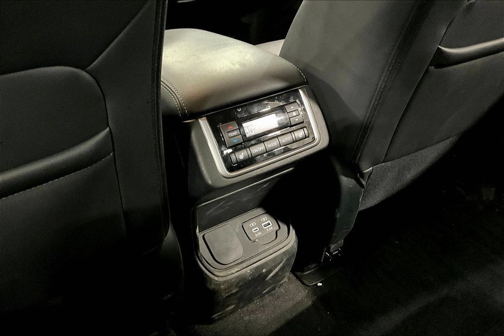 Used 2024 Subaru Ascent Limited AWD/4WD image 10