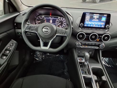 Used 2025 Nissan Sentra SV FWD image 2