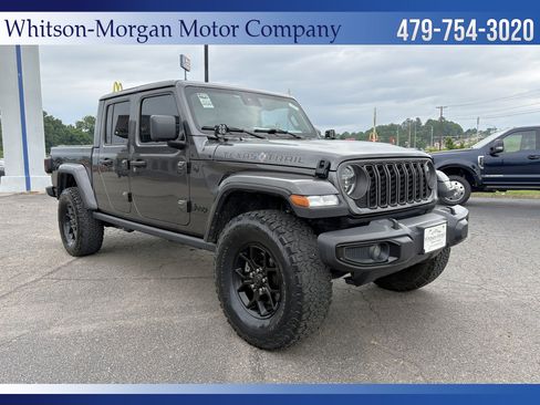 Used 2024 Jeep Gladiator Sport AWD/4WD image 3