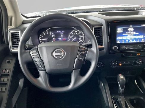 Used 2023 Nissan Frontier SV image 8