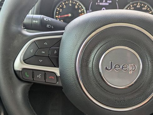 Used 2019 Jeep Renegade Latitude image 17