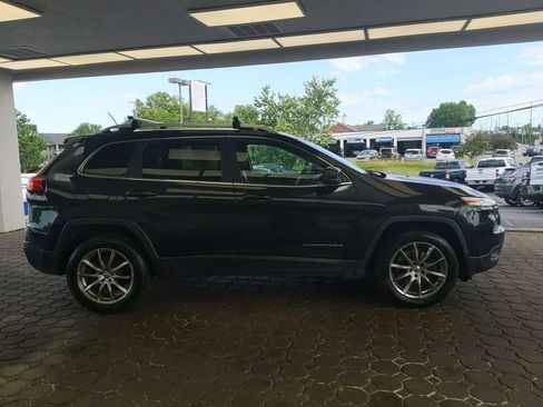 Used 2015 Jeep Cherokee Limited w/ Trailer Tow Group AWD/4WD image 5