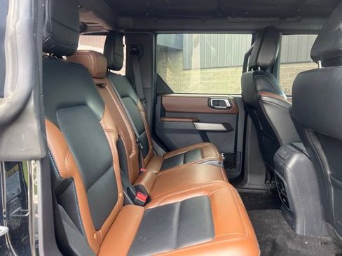 Used 2023 Ford Bronco Outer Banks w/ Sasquatch Package AWD/4WD image 13