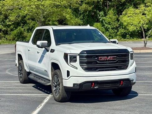 Used 2025 GMC Sierra 1500 AT4 w/ AT4 Premium Package AWD/4WD image 11