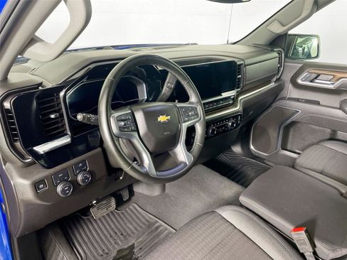 Used 2025 Chevrolet Silverado 1500 LT image 9