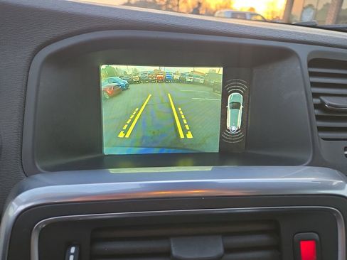 Used 2015 Volvo V60 T5 Premier image 31