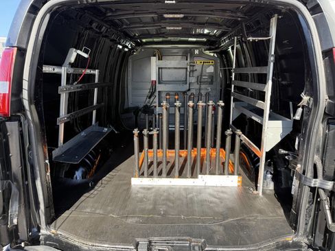 Used 2018 Chevrolet Express 2500 w/ Driver Convenience Package image 19