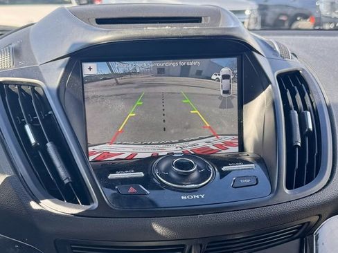 Used 2017 Ford Escape Titanium image 16