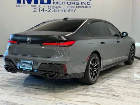 Used 2025 BMW 760i xDrive w/ Executive Package AWD/4WD image 7