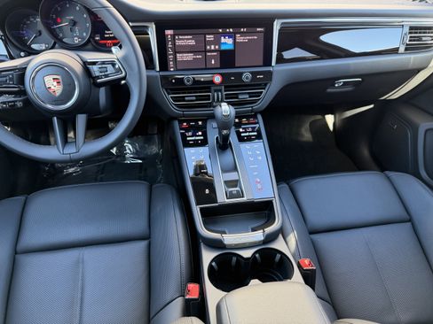 New 2025 Porsche Macan image 17
