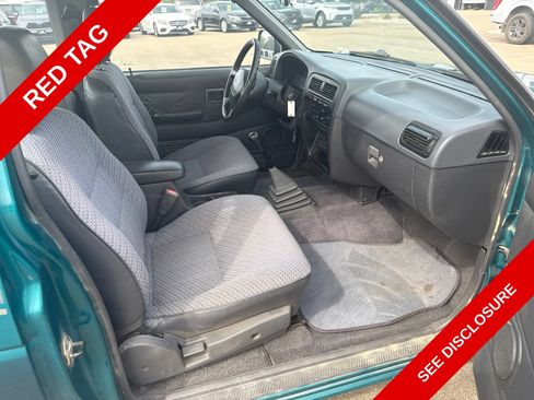 Used 1997 Nissan Pickup 2WD King Cab image 12