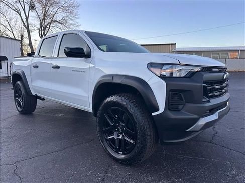 Certified 2023 Chevrolet Colorado Trail Boss w/ Technology Package image 2
