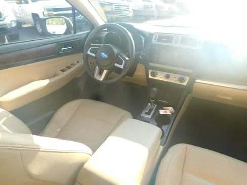 Used 2017 Subaru Outback 2.5i Limited AWD/4WD image 43